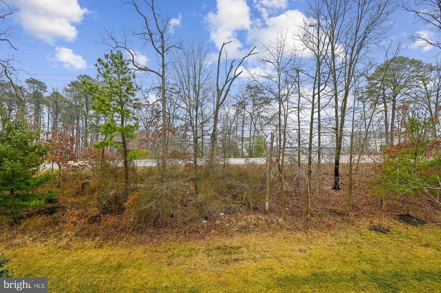 821 Croggan Crescent photo 31