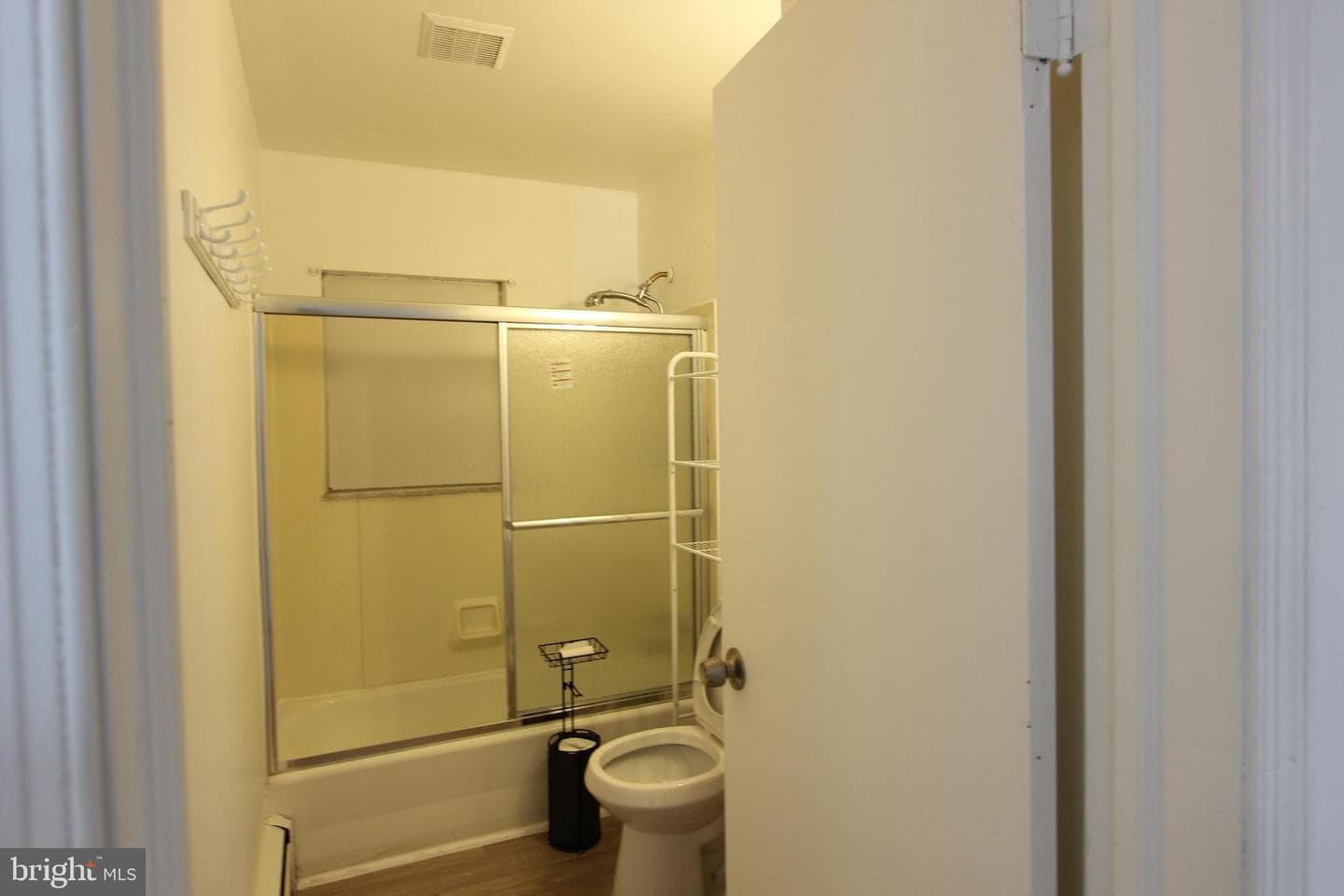 104 Lincoln Avenue photo 25