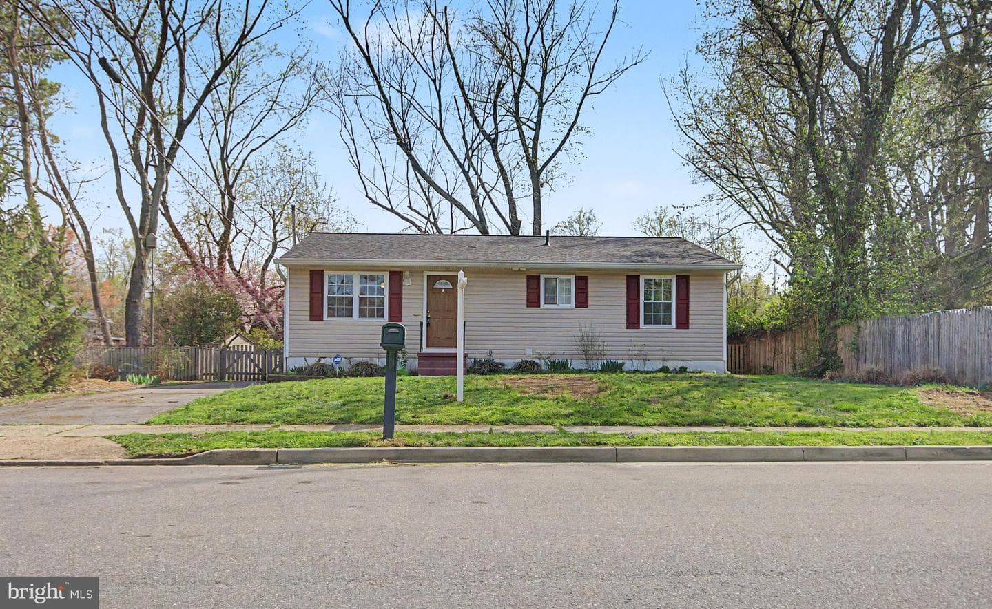 99 Summerfield Drive photo 2