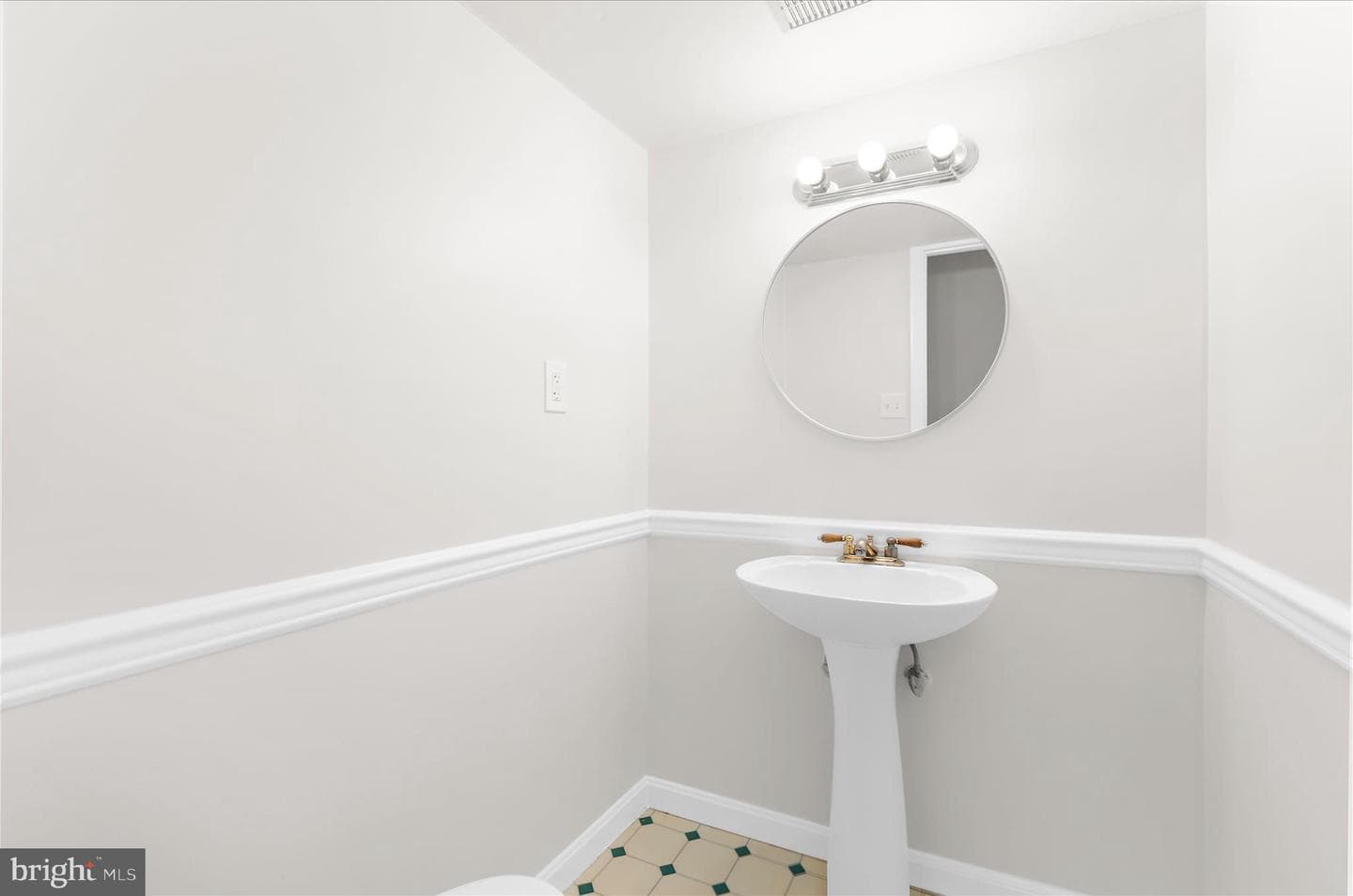 554 Melissa Court photo 30