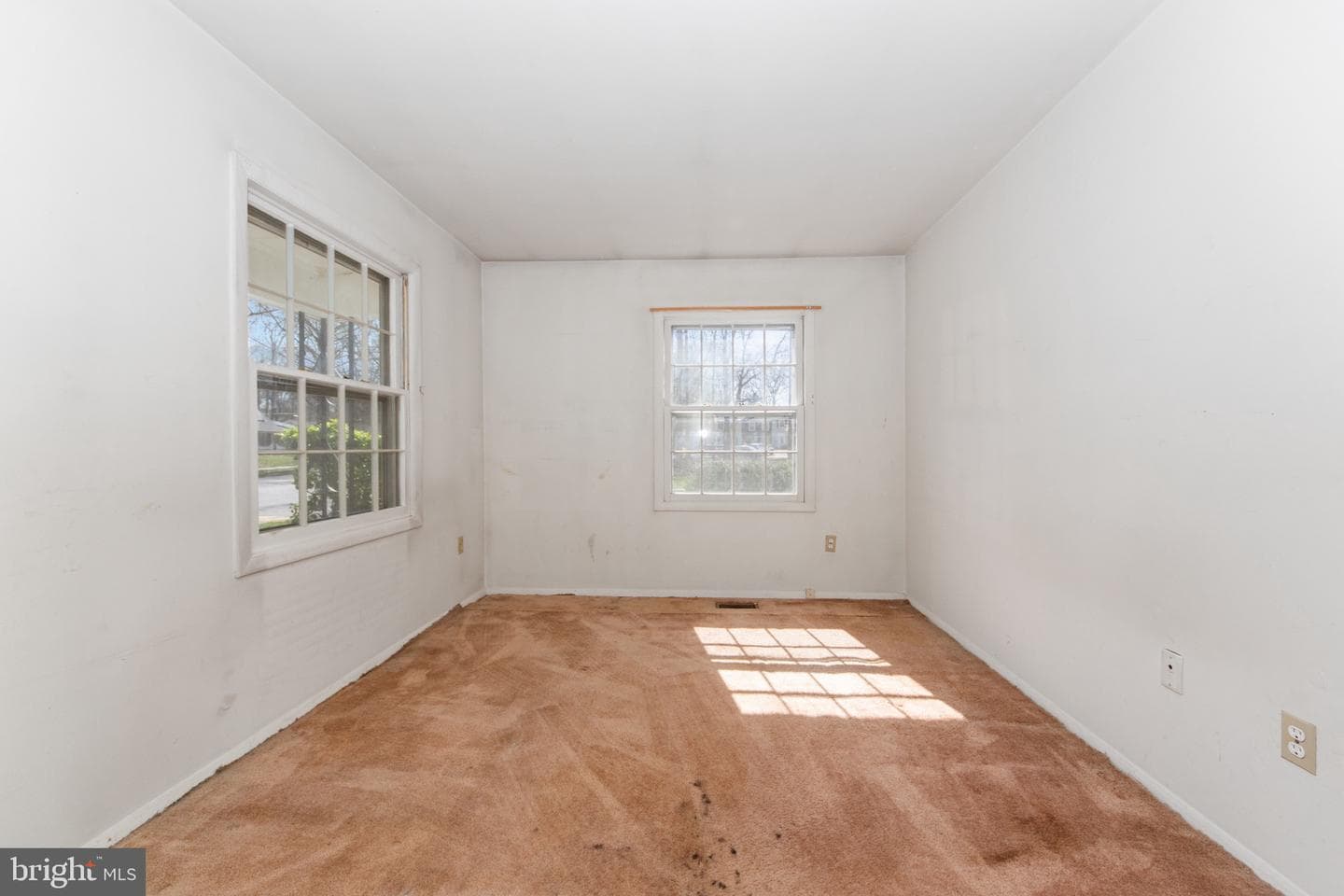 1746 Waldorf Court photo 39