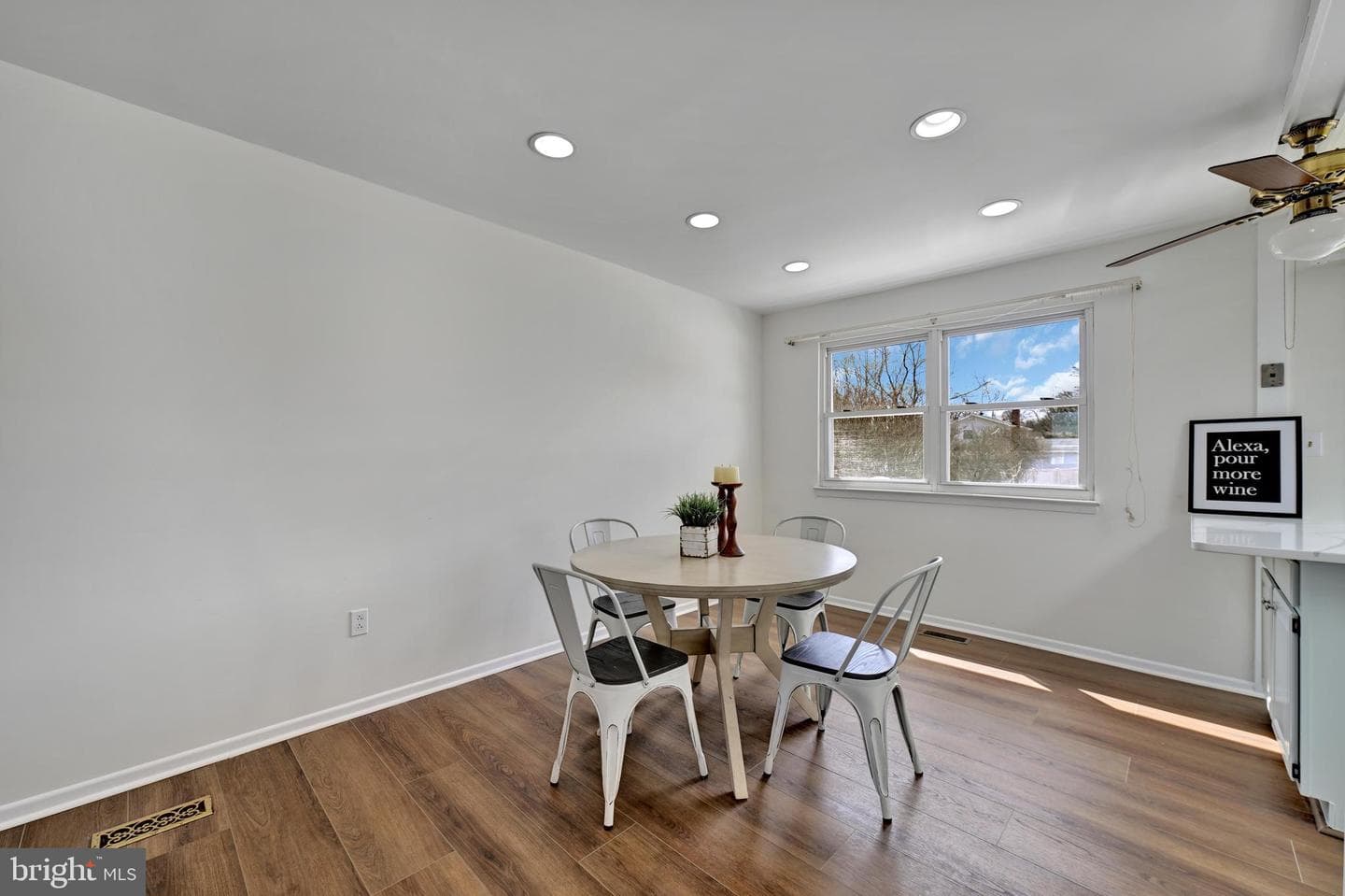 852 Birchwood Court photo 5