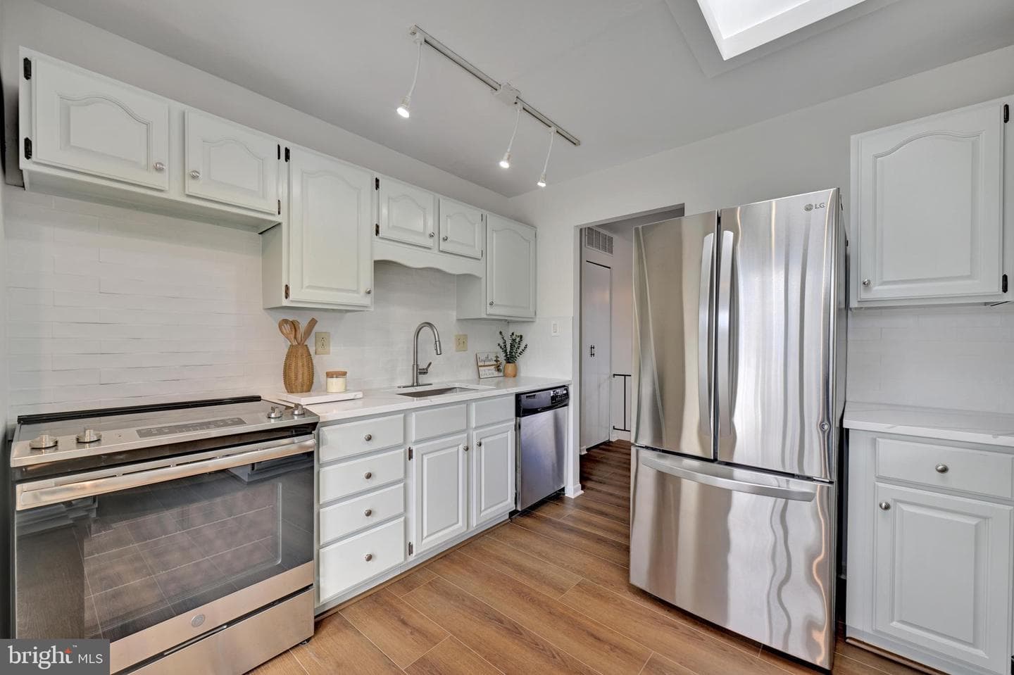 852 Birchwood Court photo 7