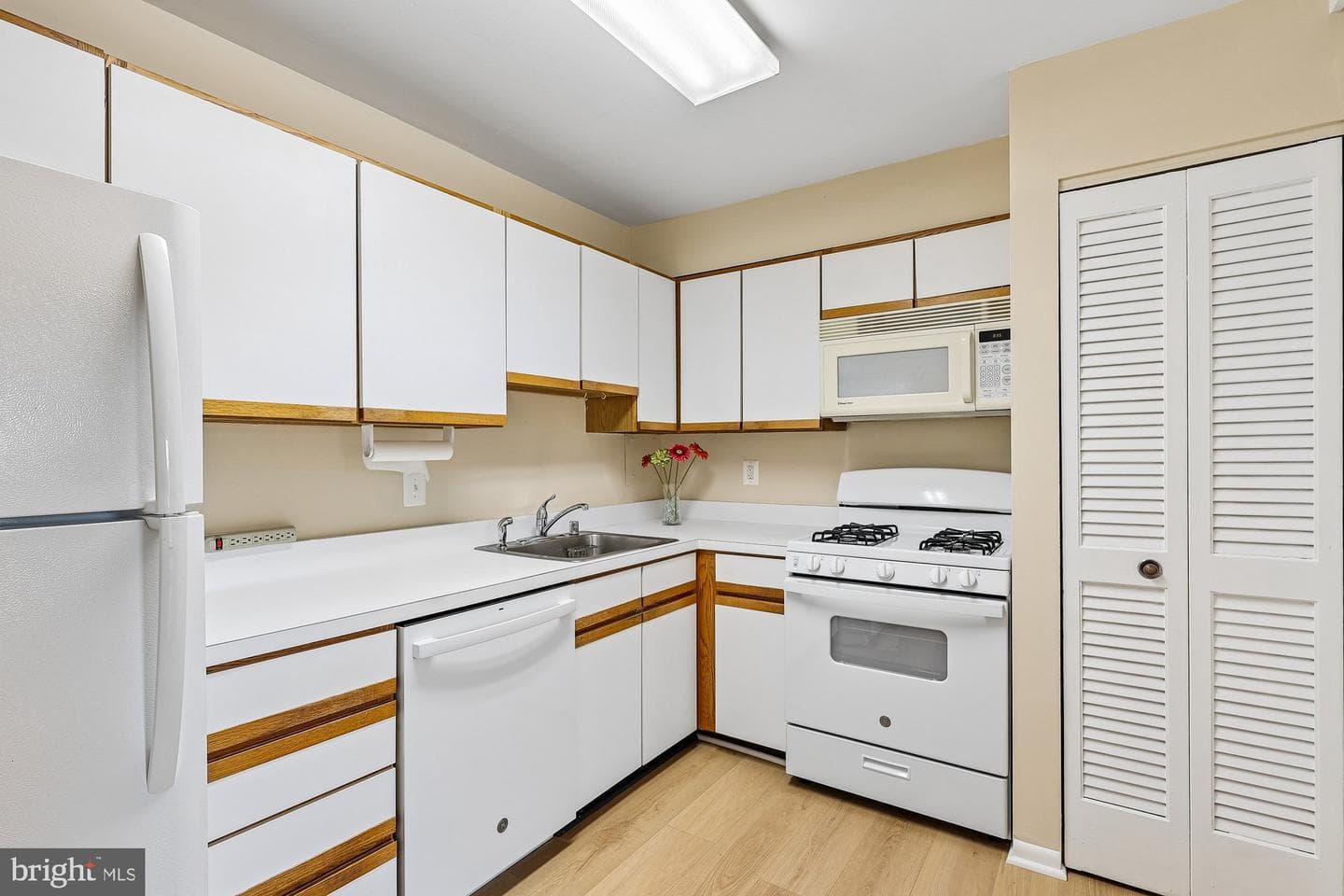 769 Fairview Avenue #769b photo 13