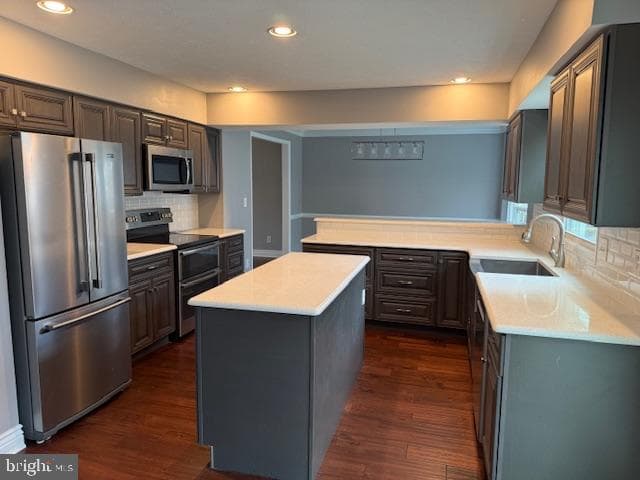 7870 Golden Pine Circle photo 3
