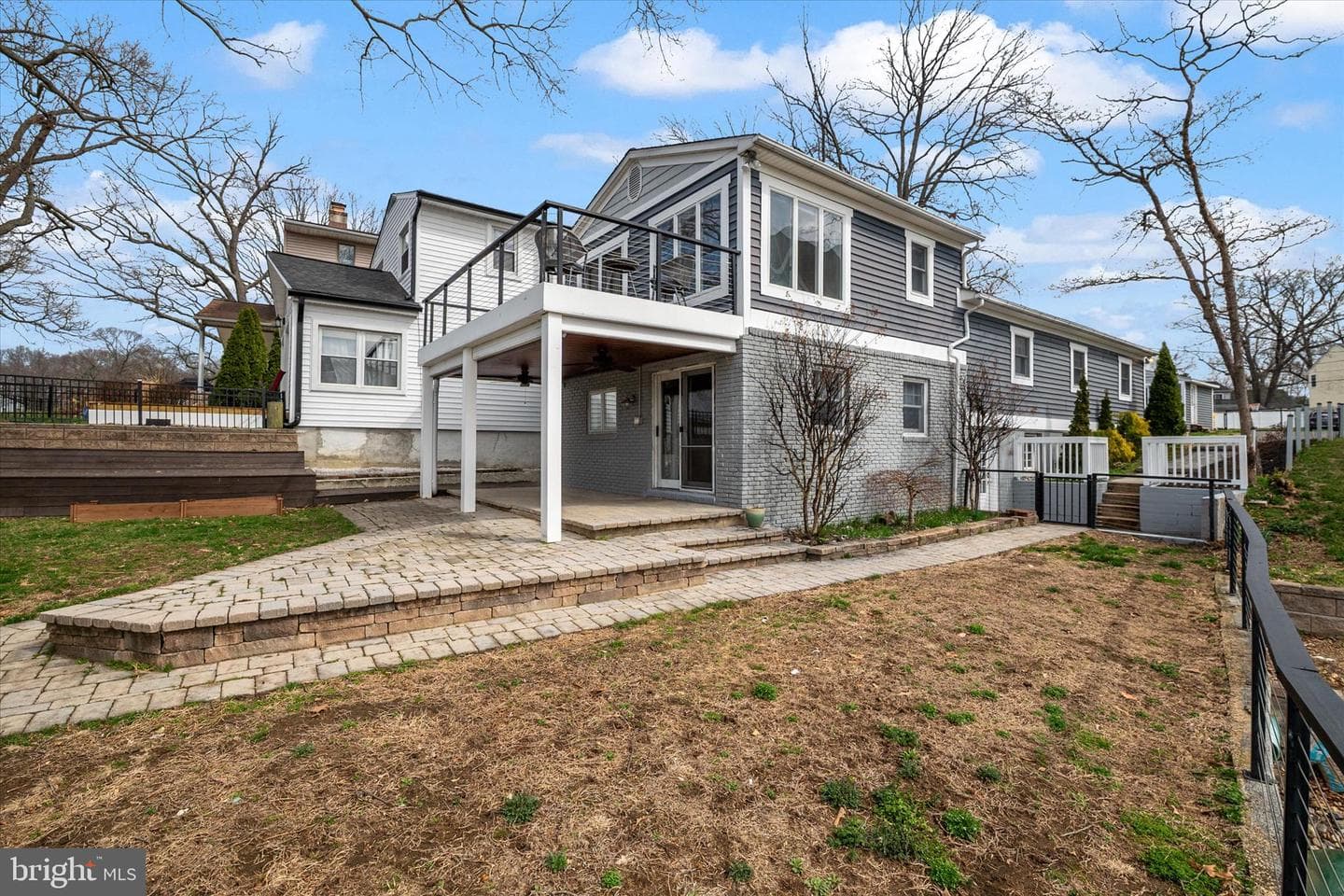 306 Riverside Drive photo 2