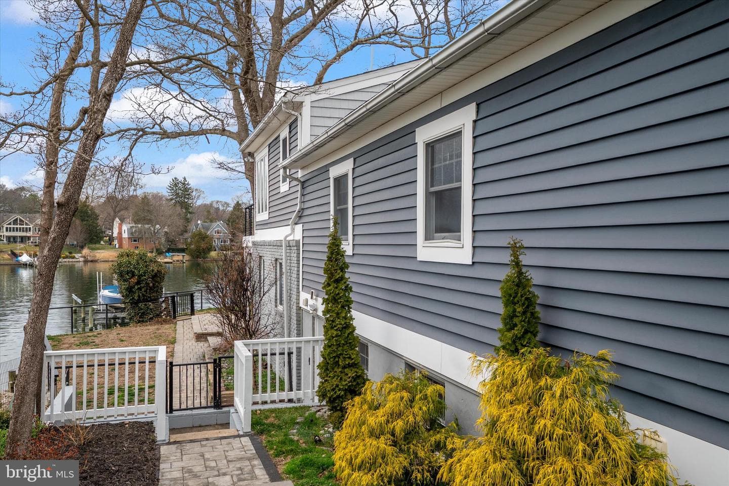 306 Riverside Drive photo 61