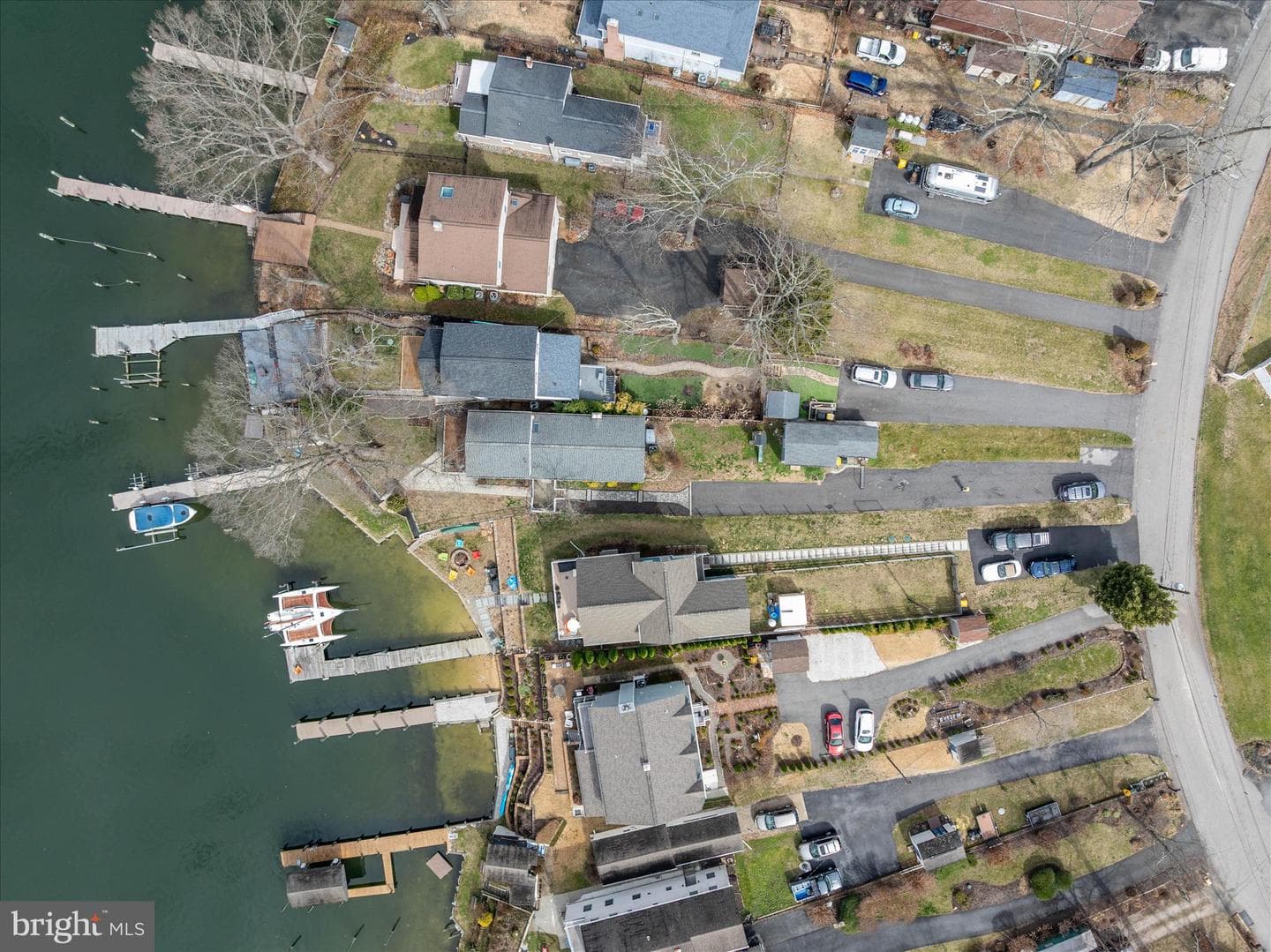306 Riverside Drive photo 9