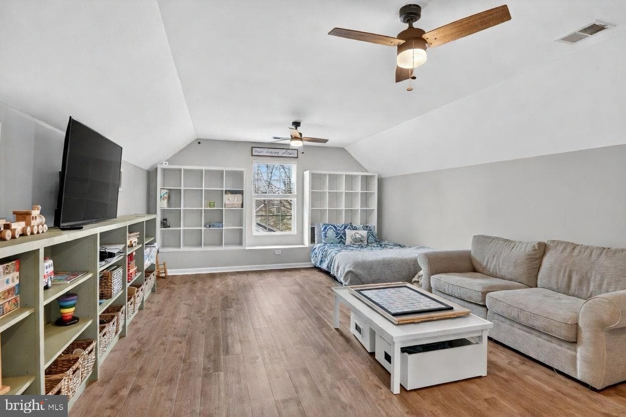 1409 James Way photo 17