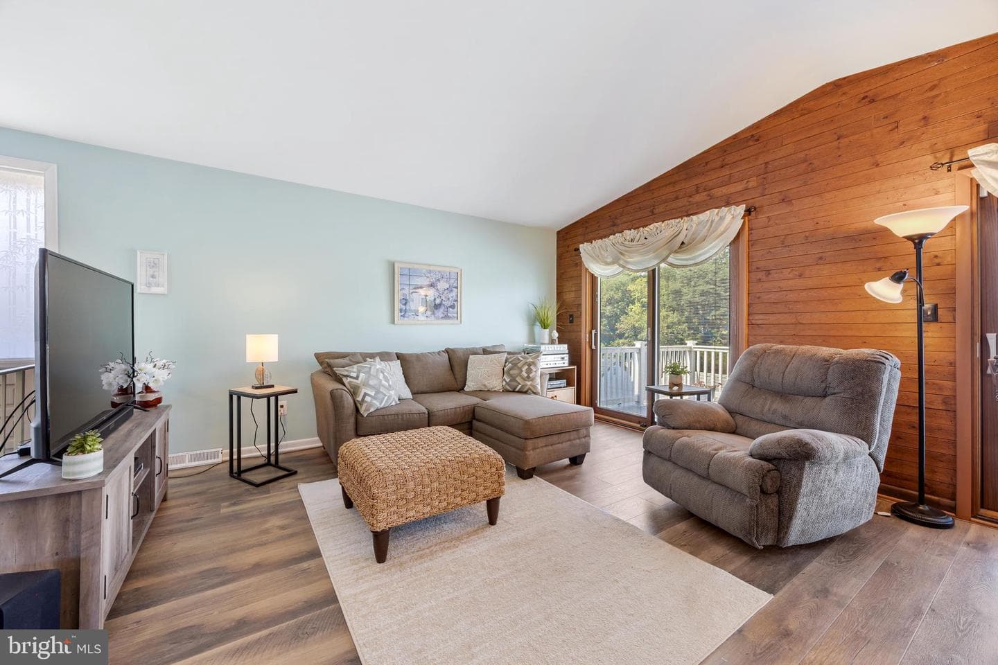 802 Waterview Drive photo 32