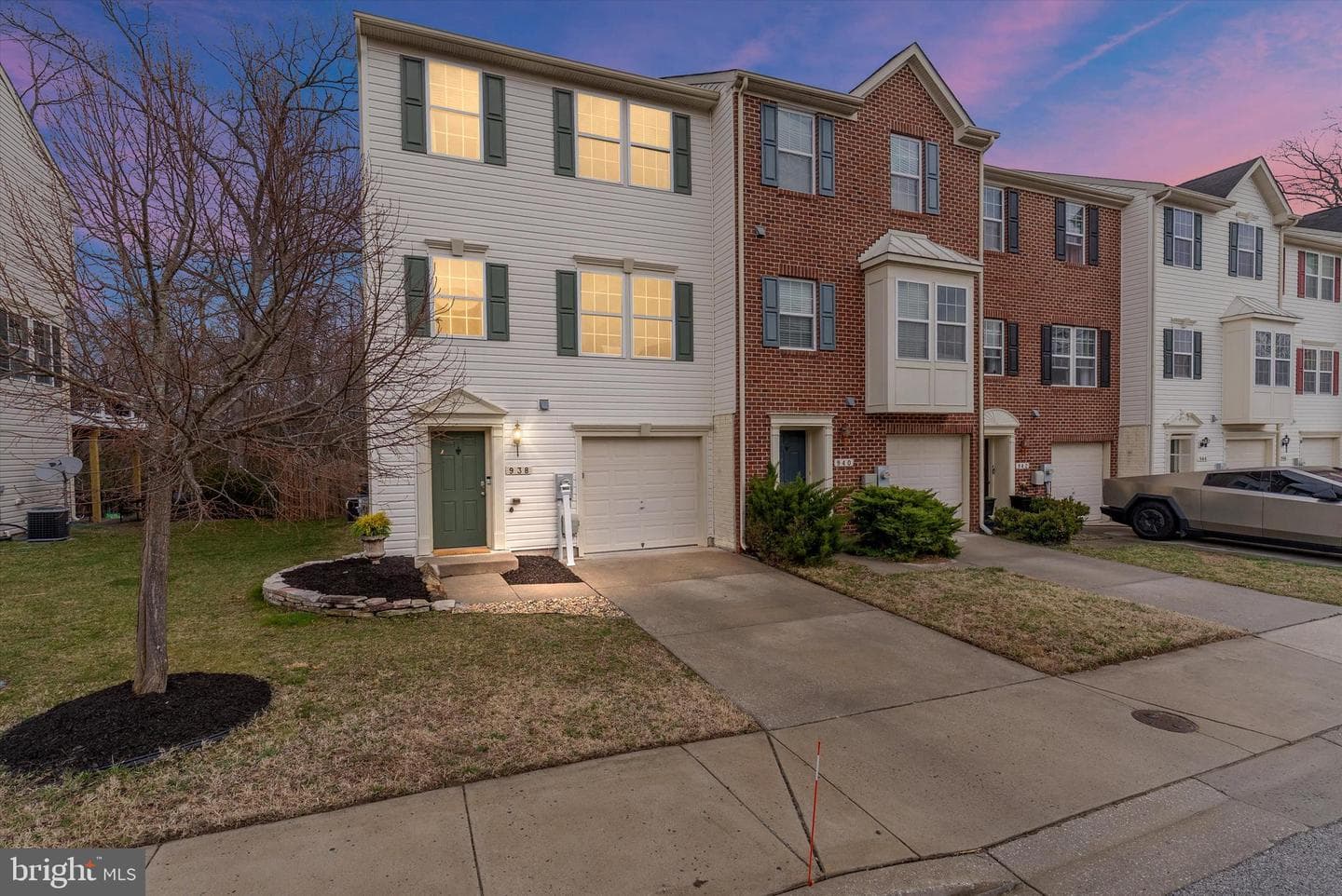 938 Hopkins Corner