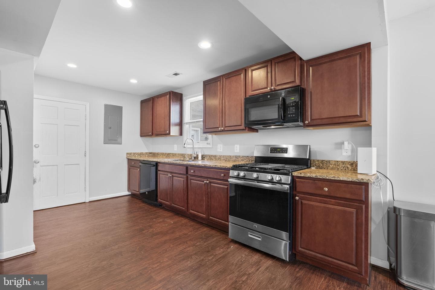 319 Alameda Parkway photo 7