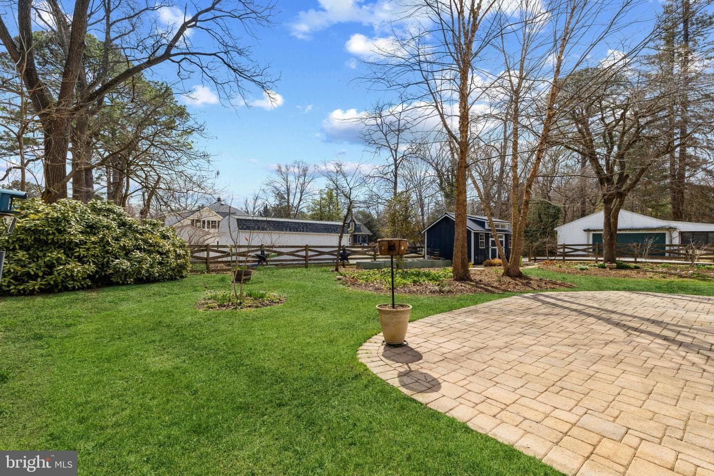 101 Avondale Circle photo 36