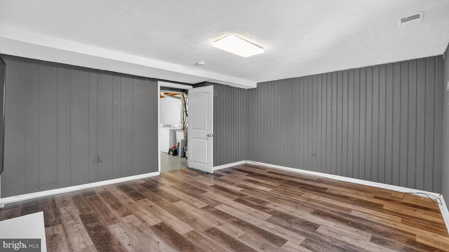 480 Worthington Road photo 30