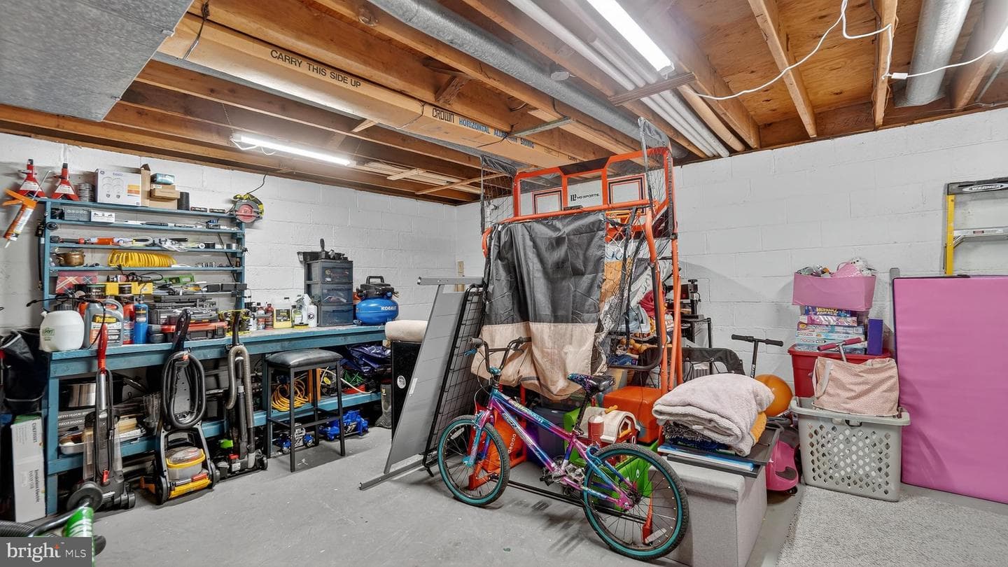 480 Worthington Road photo 36