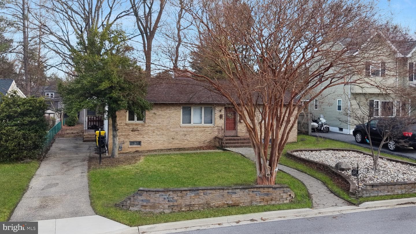 314 Church Circle photo 3