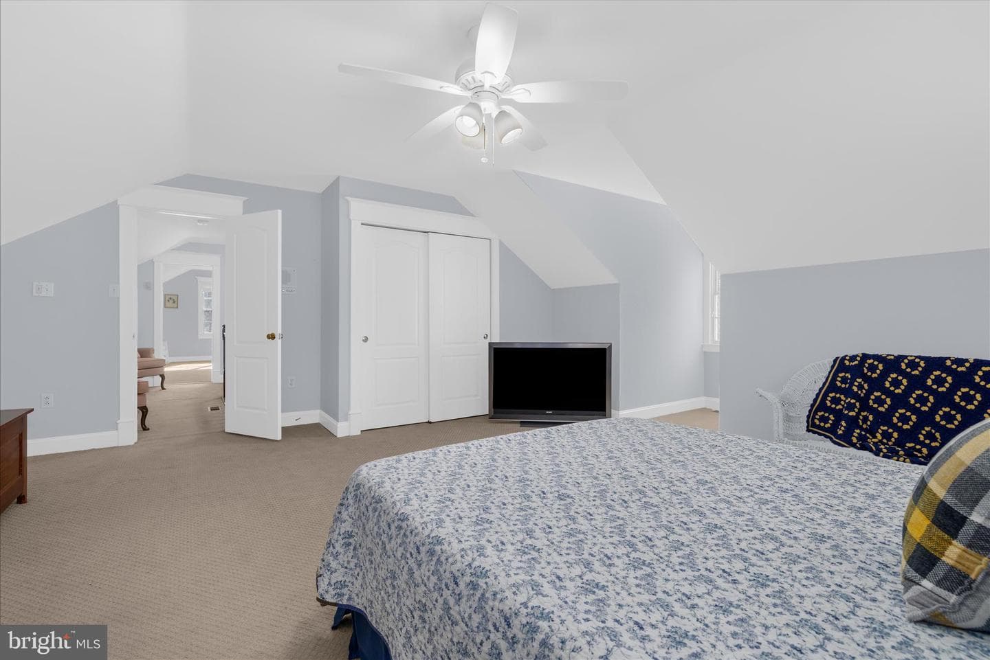962 Coachway photo 57