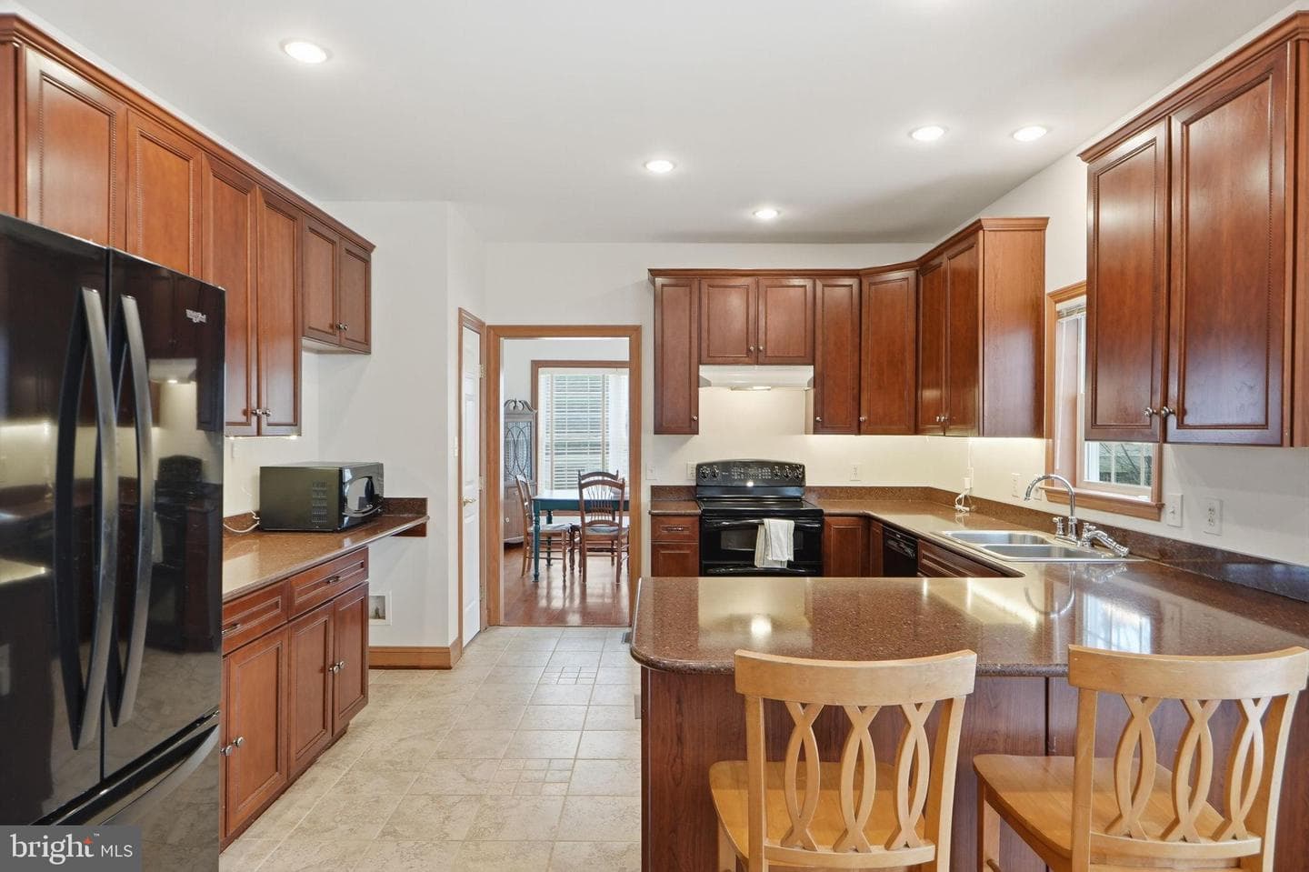 5566 Franklin Boulevard photo 16