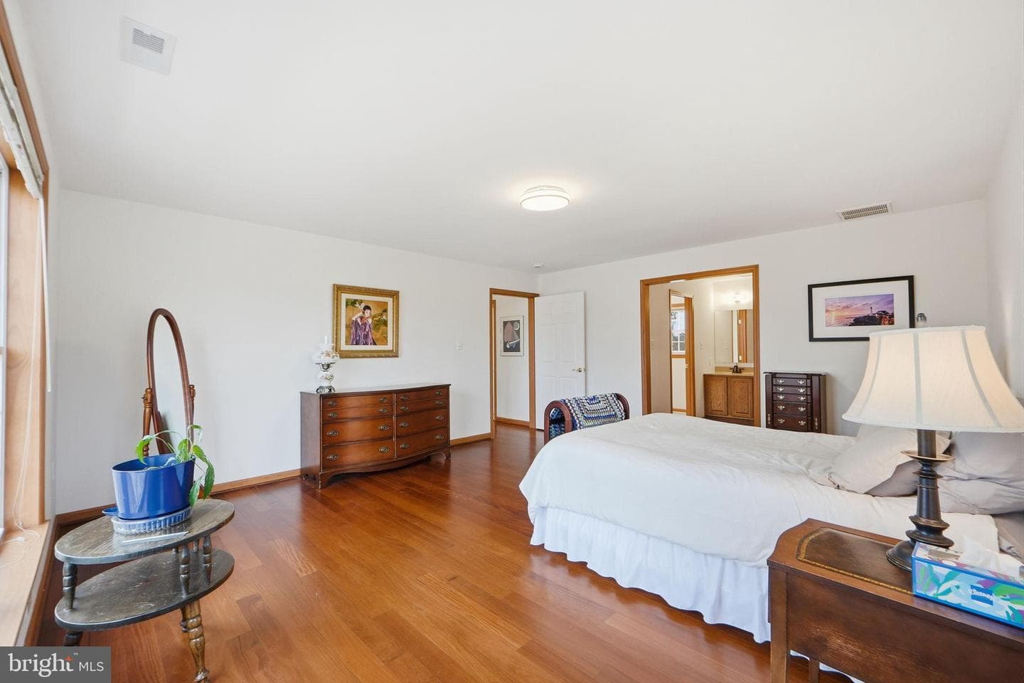 5566 Franklin Boulevard photo 28