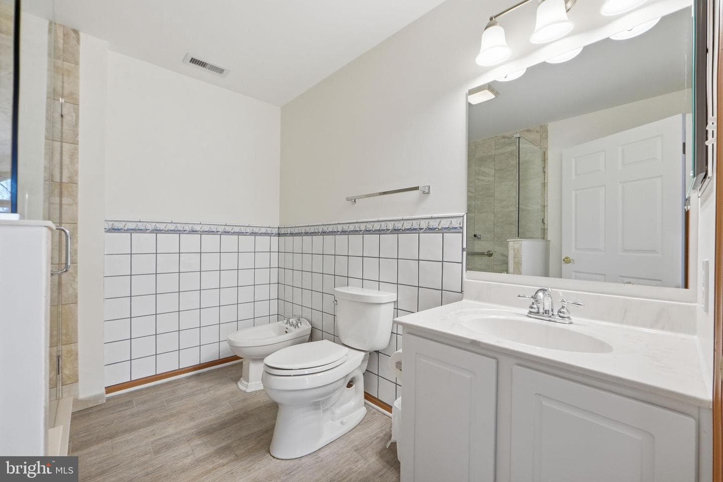 5566 Franklin Boulevard photo 38
