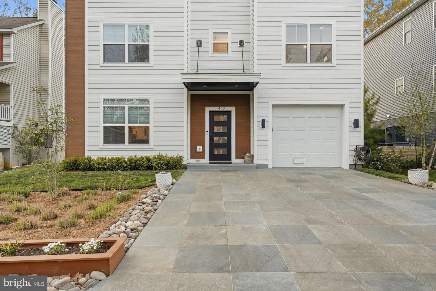 1422 Howard Road photo 4