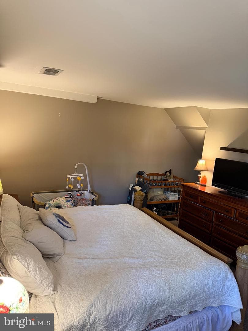 1542 Lowell Court photo 11