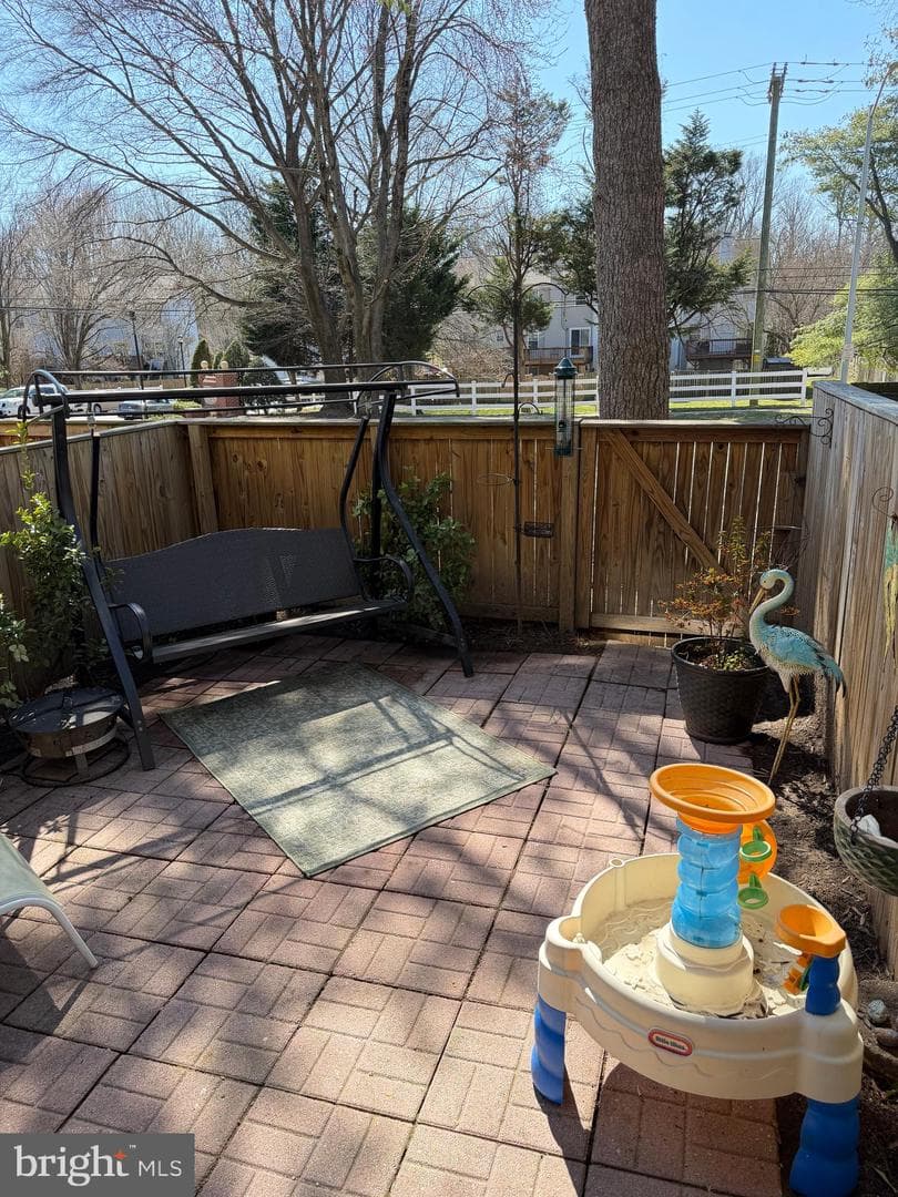 1542 Lowell Court photo 22