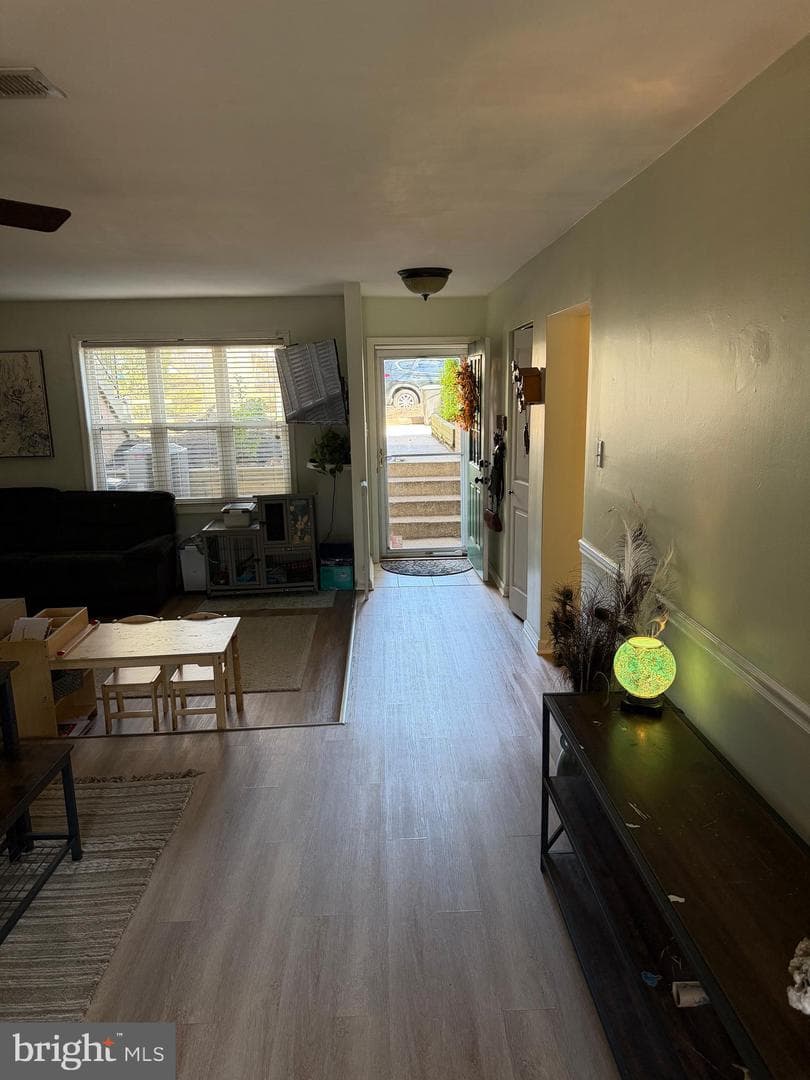 1542 Lowell Court photo 9