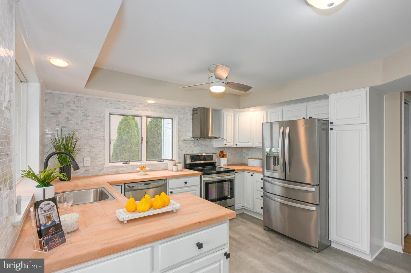 2142 Lake Drive photo 8