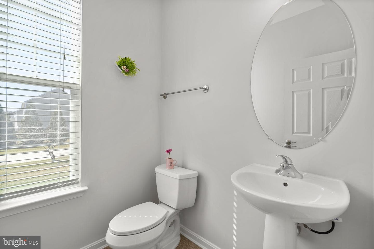 1413 Della Way photo 21