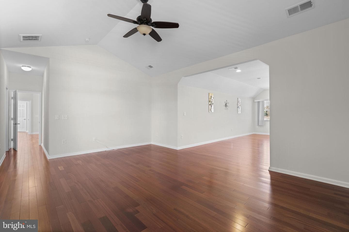1413 Della Way photo 34