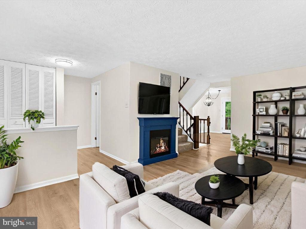 557 Bay Dale Court photo 3