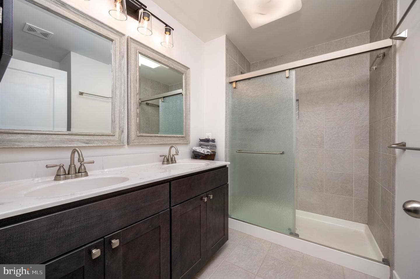 902 Hillcrest Road photo 19