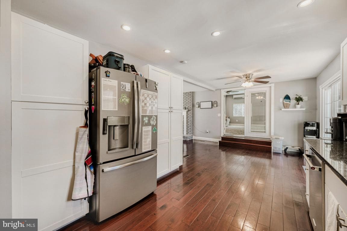 2110 Hallmark Drive photo 13