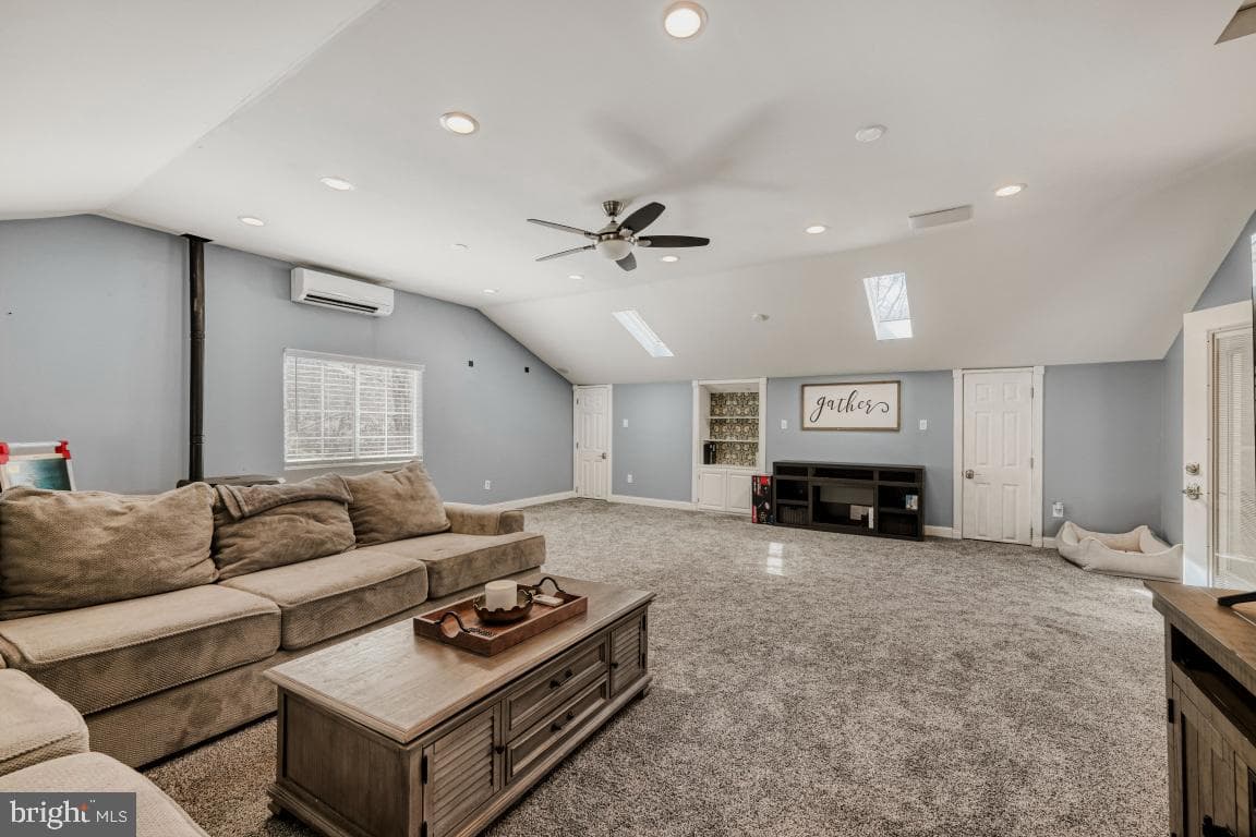 2110 Hallmark Drive photo 8