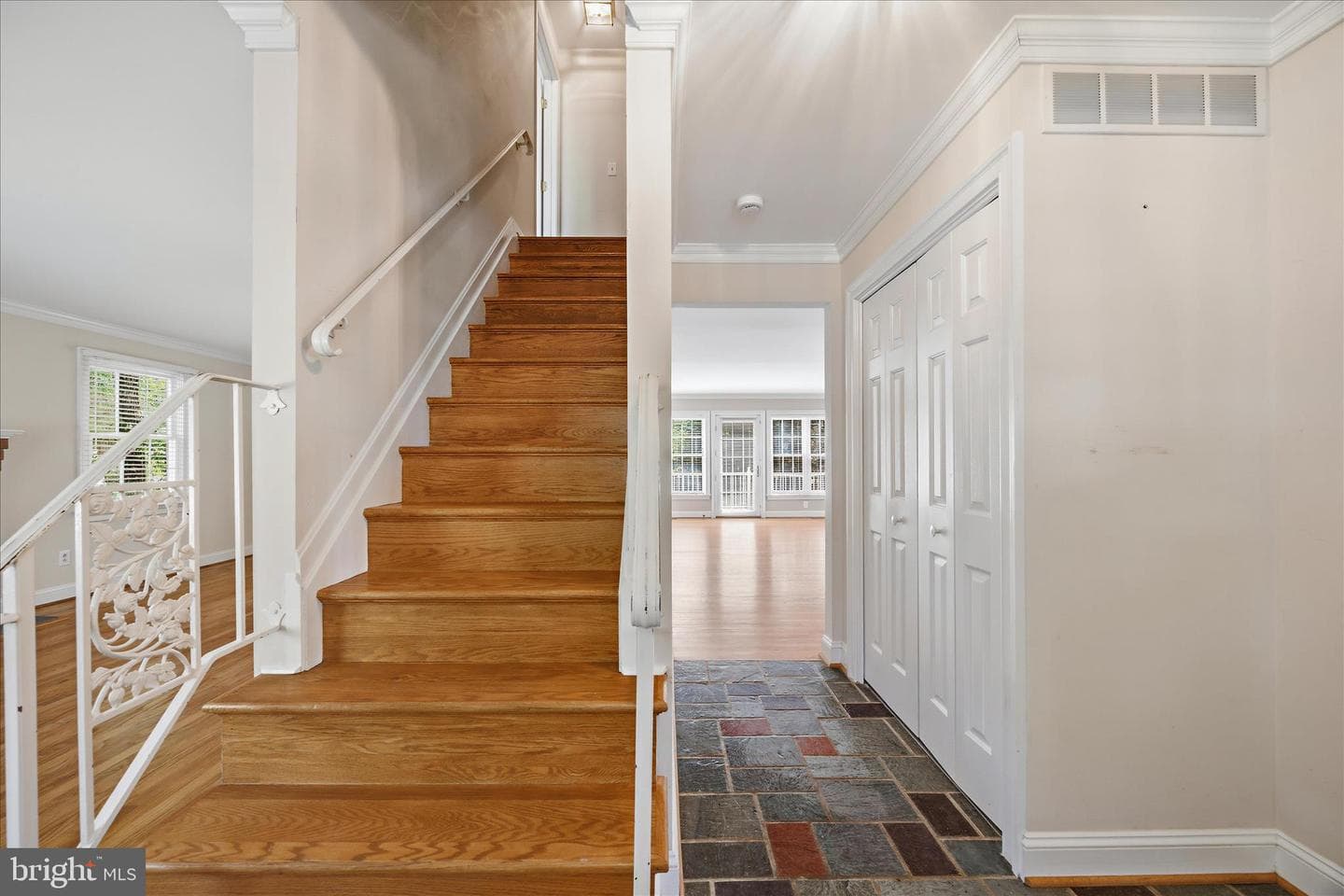 317 White Plains Court photo 5