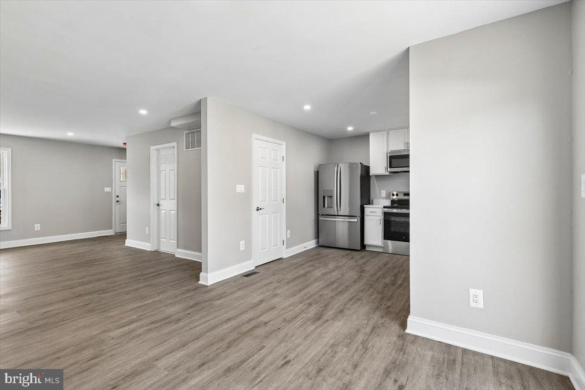 1160 Oak Avenue photo 11