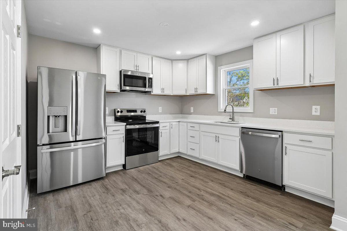 1160 Oak Avenue photo 12