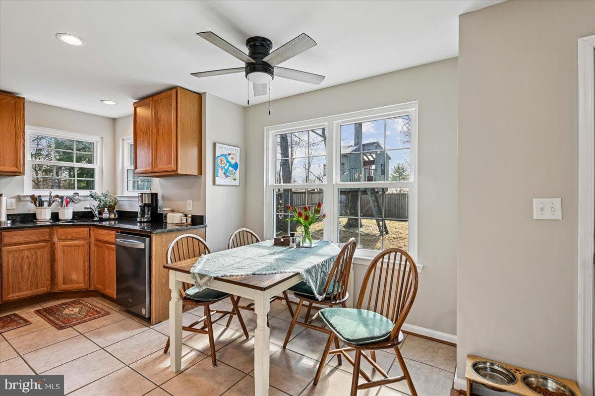 8339 Watermill Drive photo 9