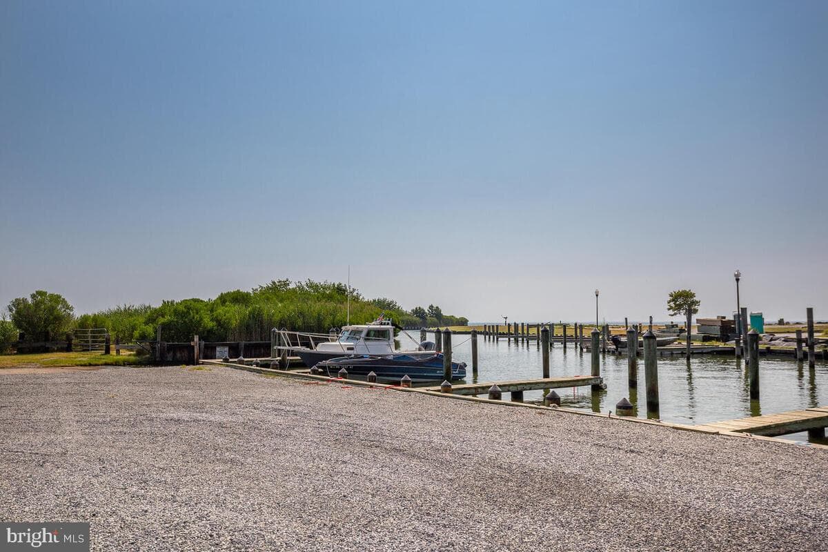 1168 Maple Avenue photo 49