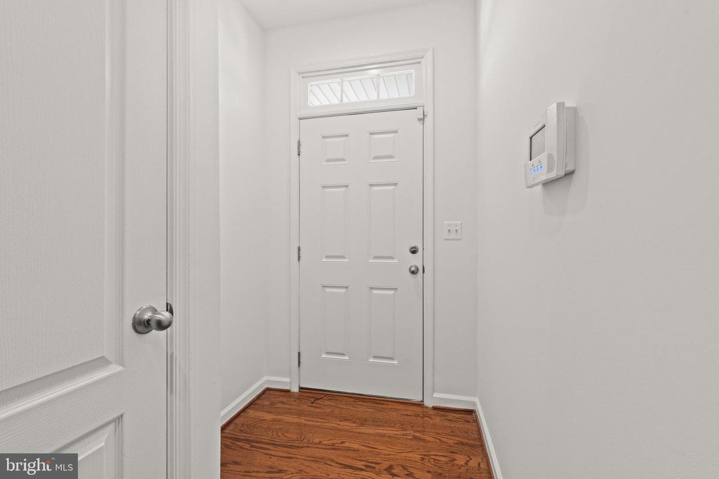 8183 Hollow Court photo 4