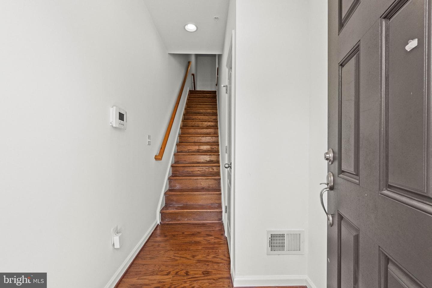 8183 Hollow Court photo 5