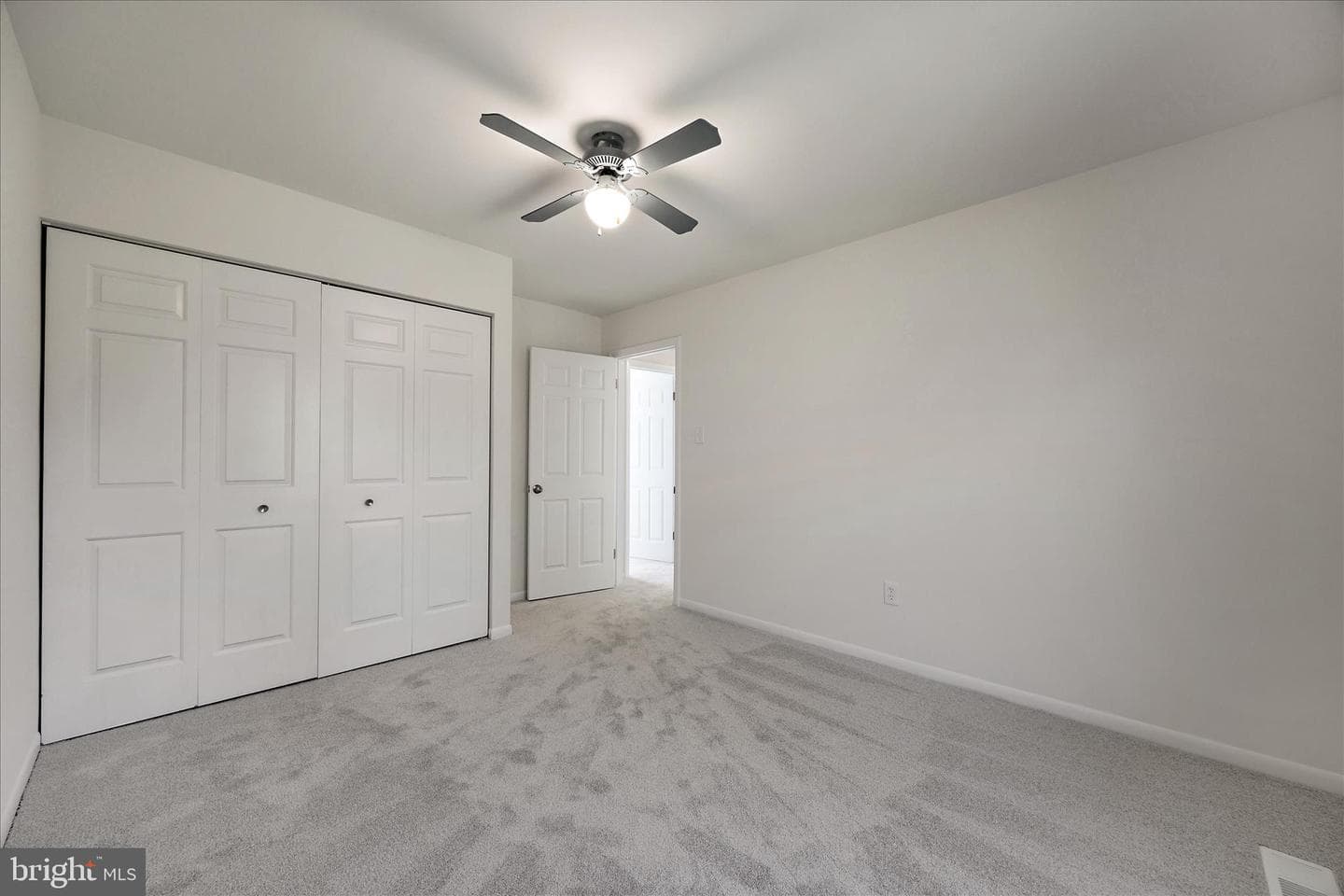 284 Tolstoy Lane photo 32