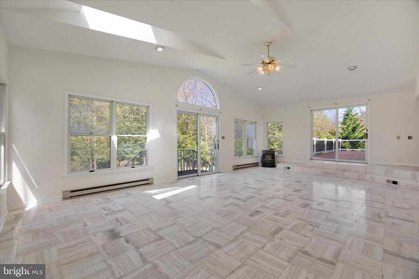 284 Tolstoy Lane photo 4