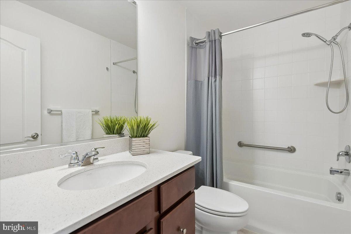 1813 Iris Lane photo 18