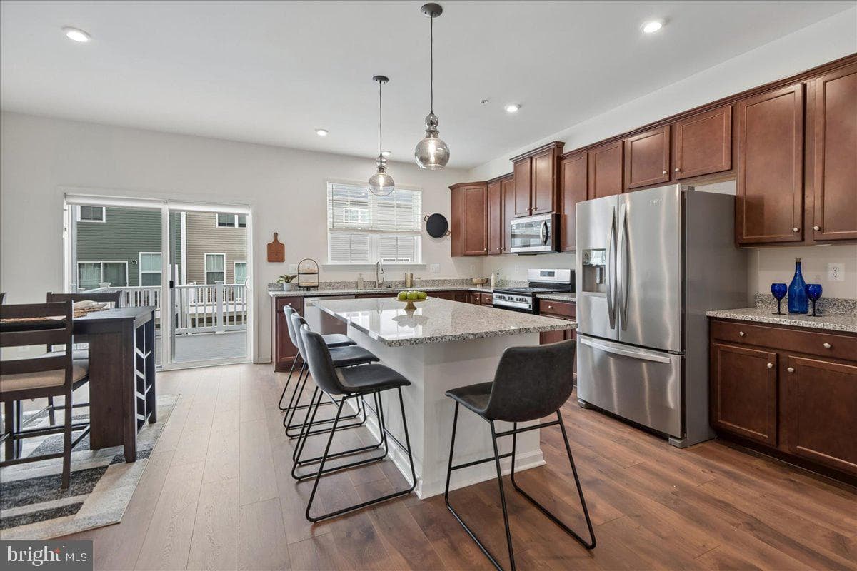 1813 Iris Lane photo 5