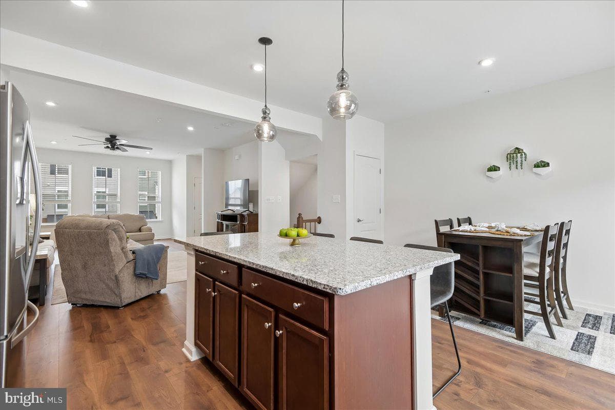 1813 Iris Lane photo 6