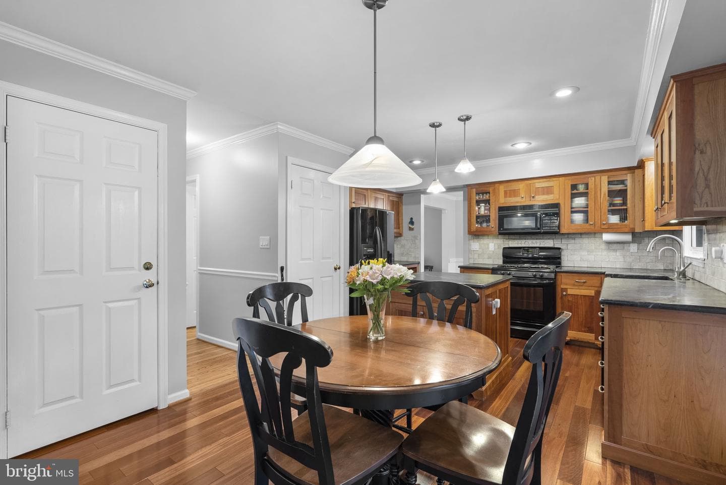 212 Ambleside Drive photo 12