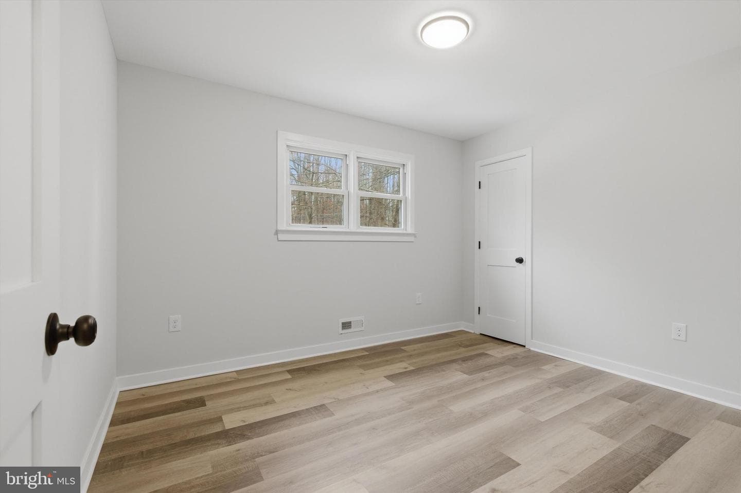 7258 Forest Avenue photo 12