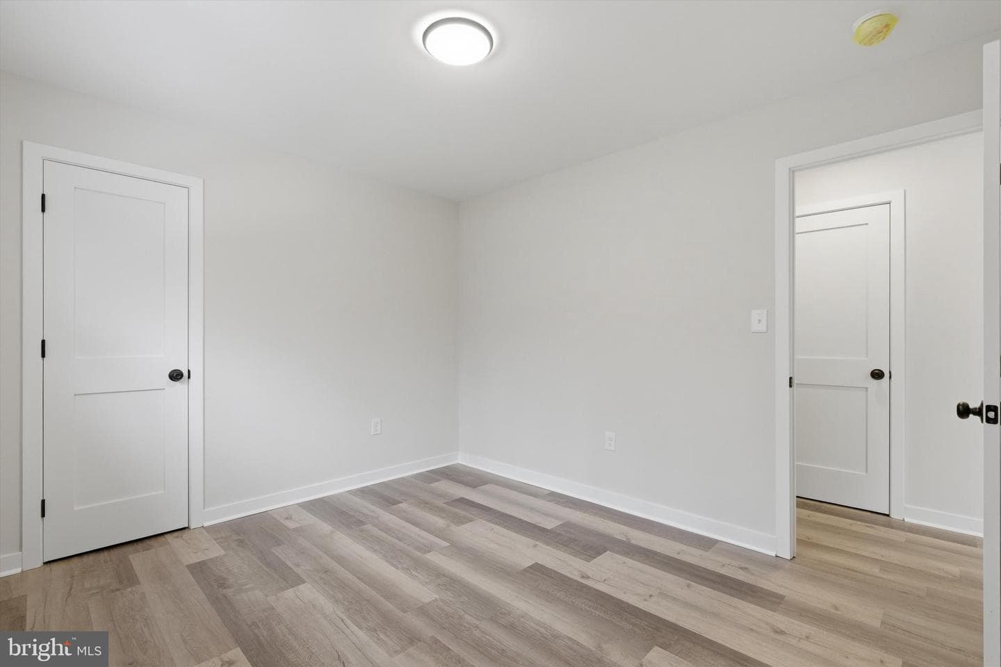 7258 Forest Avenue photo 13